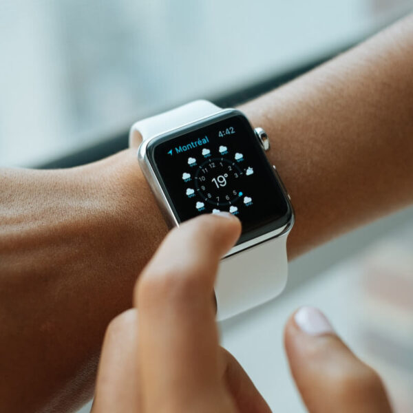 Smartwatch with Bright Touchscreen Display, Up to 6 Days of Battery Life, Orchid Purple — изображение 2
