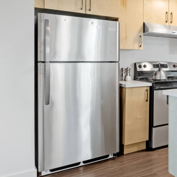 36" Side-by-Side Refrigerator and Freezer with 25 Cubic Ft. Total Capacity, Black — изображение 2